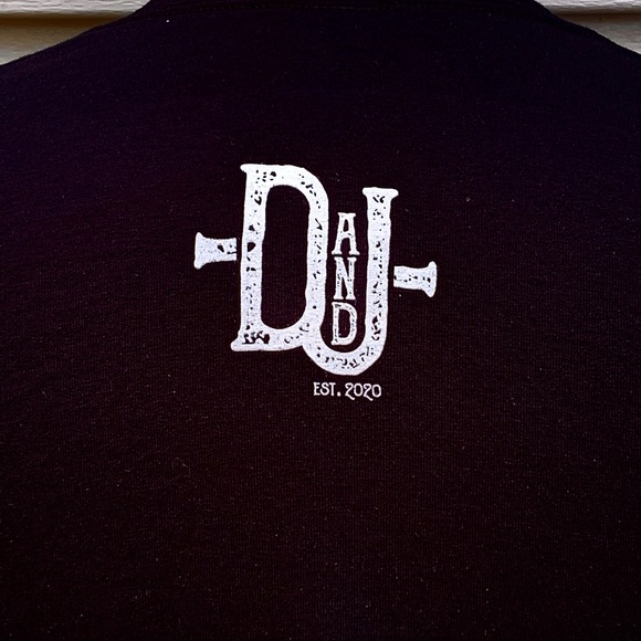 6’ FEET Hand And Cross Bones Tee Shirt - Picture 8 of 11